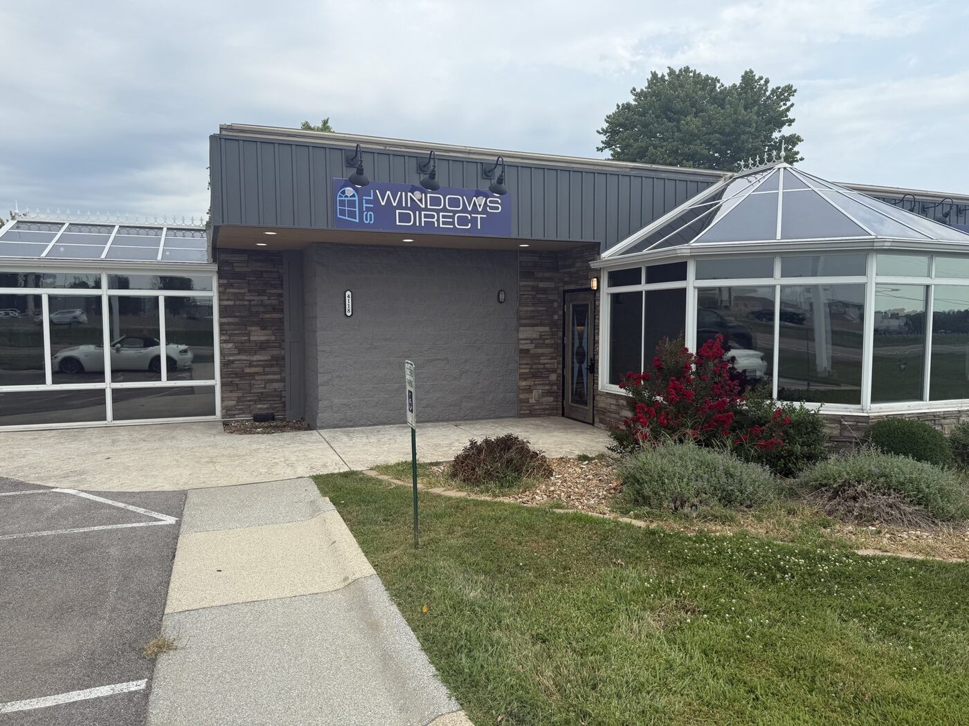 STL Windows Direct showroom exterior in St. Peters, Missouri